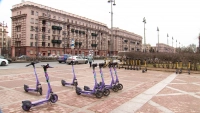 Петербург предложит запретить на федеральном уровне движение электросамокатов по тротуарам