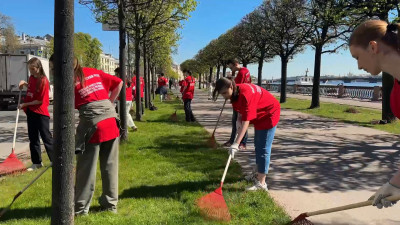 Более 2,5 тысяч активистов «Волонтерской Роты» присоединились к субботникам по всему городу