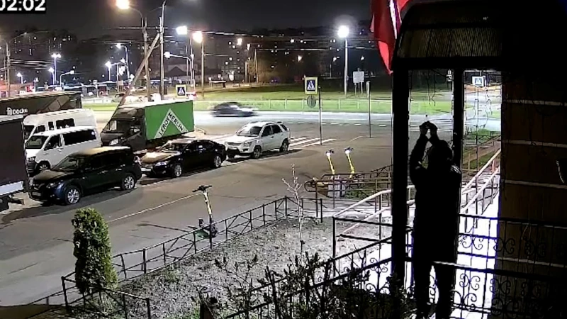 Петербуржца, задержанного за надругательство над флагом, уличили в серии таких преступлений - tvspb.ru