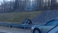 На Новоприозерском шоссе легковушка улетела с дороги в насыпь