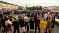Бал Победы прошел на Дворцовой площади в Петербурге