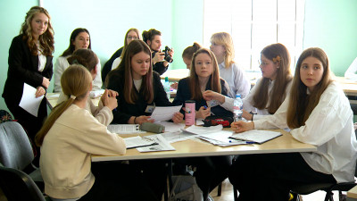 Петербургские старшеклассники могут получить порядка 20 профессий прямо в школах