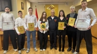 В Петербурге наградили студентов, спасших женщину от разъяренного мужчины с ножом 