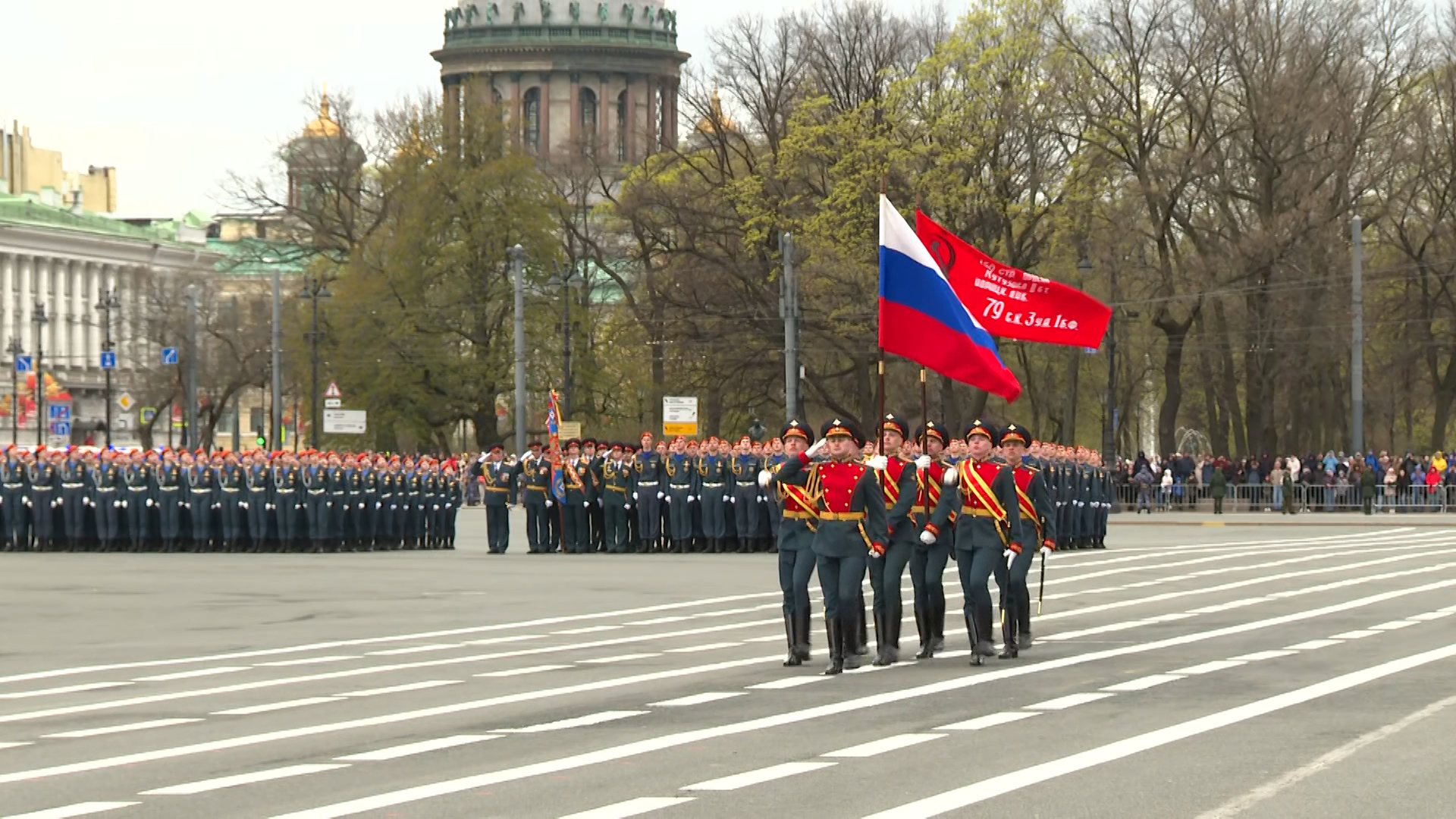 На Дворцовой площади прошла генеральная репетиция парада Победы | Телеканал  Санкт-Петербург