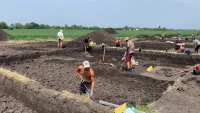 Петербургские археологи обнаружили редкие памятники древних культур во время раскопок в Краснодарском крае