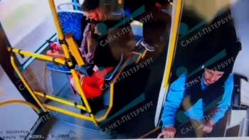 Развозчик воды сообщил, как спасал пассажиров автобуса, упавшего в Мойку