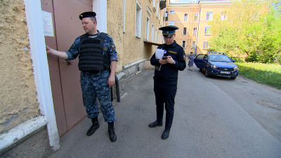 Судебные приставы ищут в Петербурге злостных неплательщиков алиментов