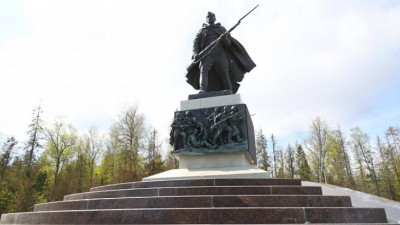 На трассе М-11 в Новгородской области почтили память погибших за Родину