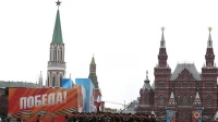 Владимир Путин лично встречал лидеров иностранных государств перед парадом