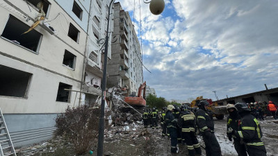 Экстренные службы сообщили о восьми погибших при обрушении дома в Белгороде