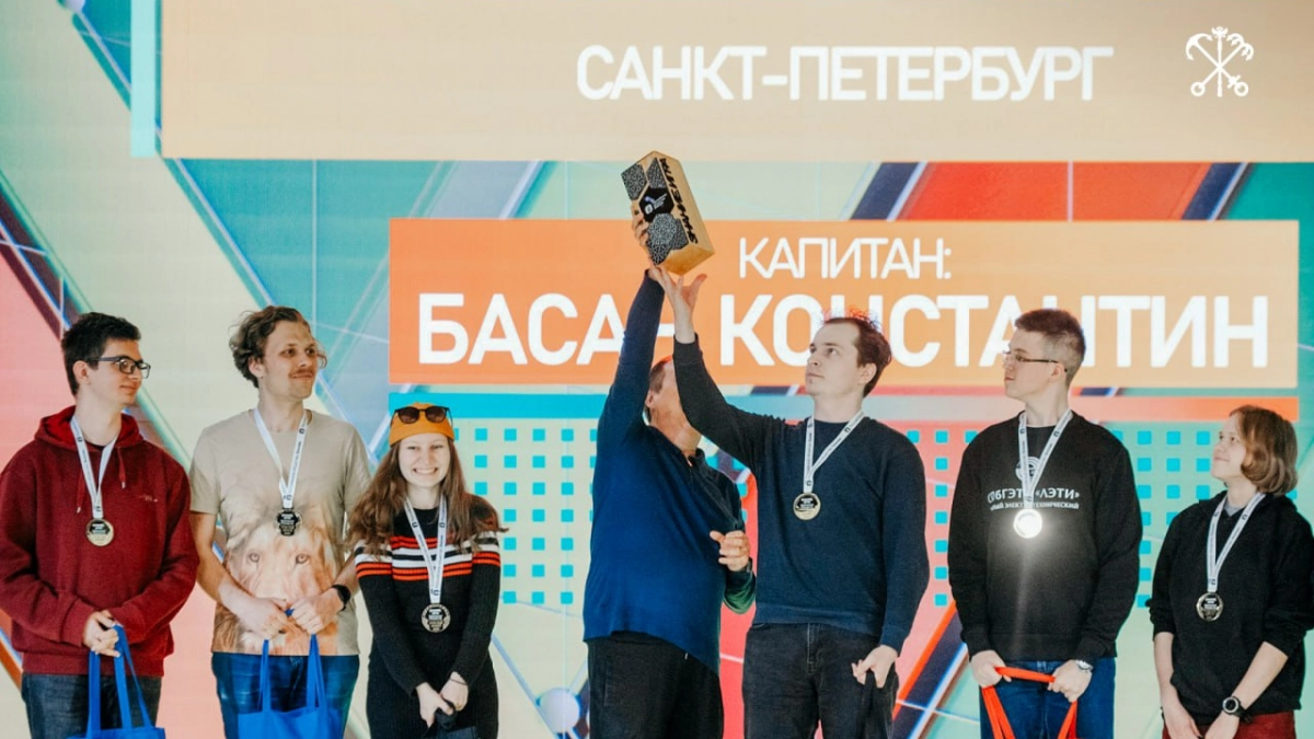 Команда «ЛЭТИ» выиграла Чемпионат России среди студентов по игре «Что? Где?  Когда?» | Телеканал Санкт-Петербург