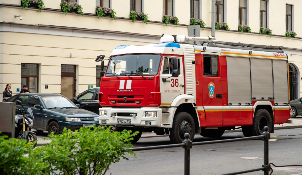 Пожар в квартире в Московском районе тушили 15 человек - tvspb.ru