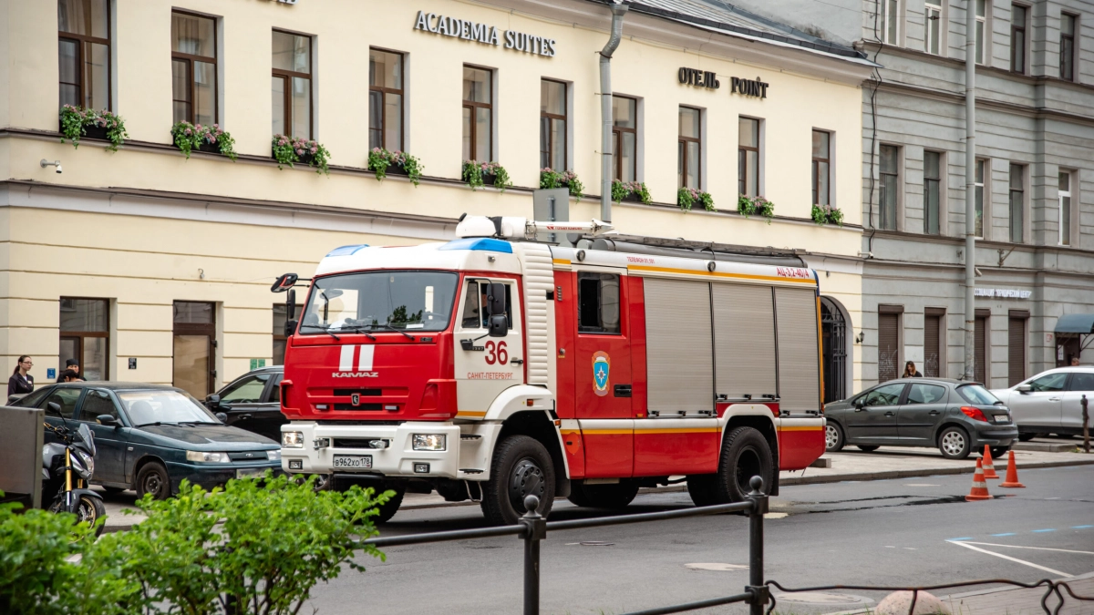 Чреда пожаров: где на этот раз загорелся строительный вагончик - tvspb.ru