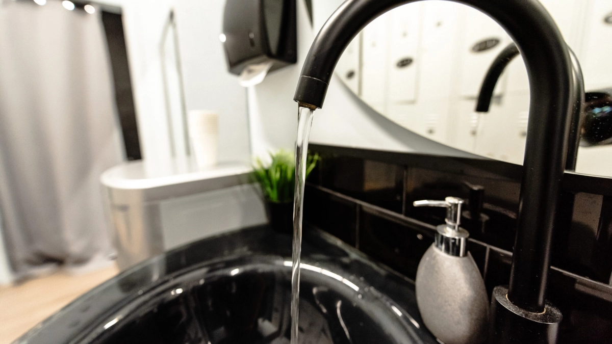 Госдума: В России вдвое увеличили плату за воду без счетчика для борьбы с мошенниками - tvspb.ru