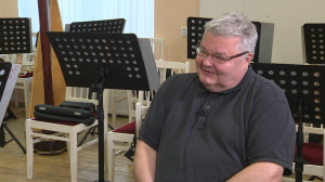 «Игра на скрипке — это всегда выбор родителей, но мне нравится, как всё сложилось»: маэстро Сергей Стадлер о детстве и выборе пути