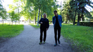 Бодрой походкой. Какие мифы о ходьбе существуют, и обязательно ли в день проходить 10 000 шагов?