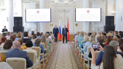 Александр Беглов: В системе соцподдержки Петербурга работают преданные своему делу люди