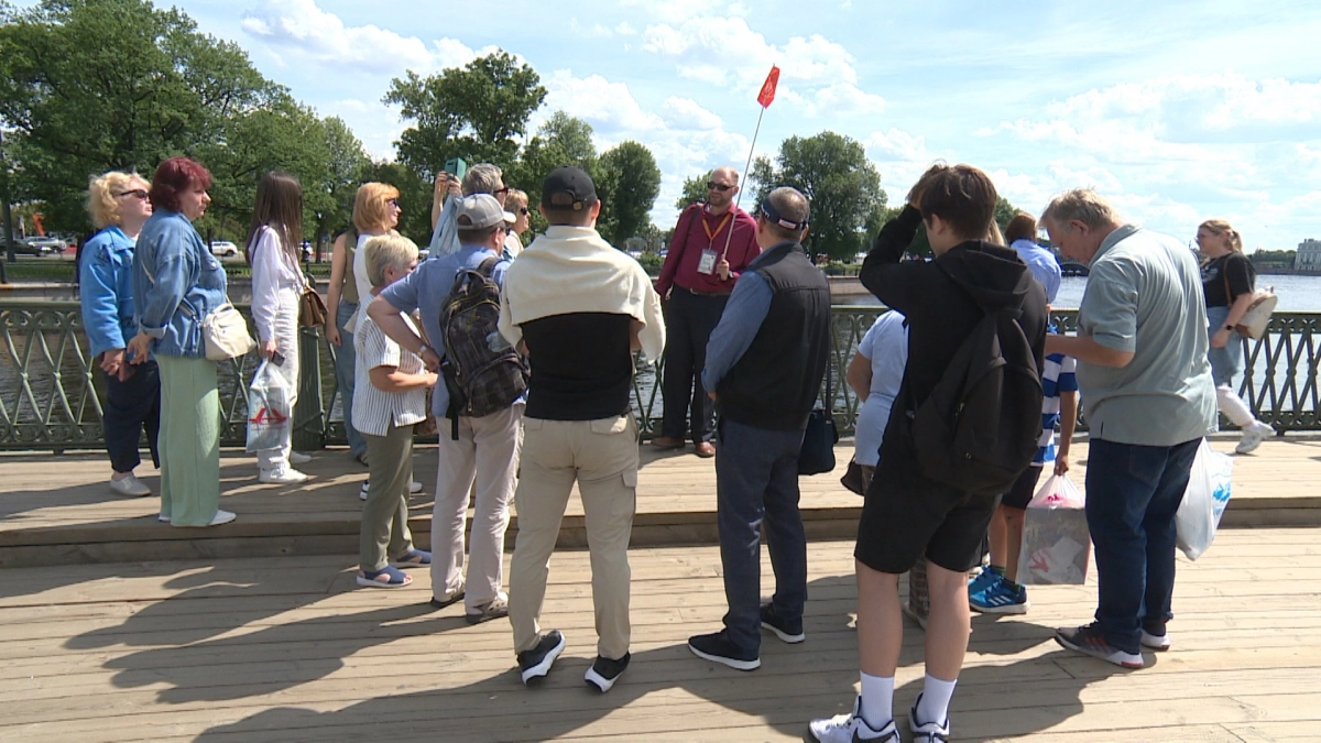 Петербург стал лидером по числу аттестованных гидов и экскурсоводов - tvspb.ru