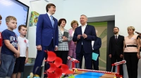 Сергей Кравцов посетил образовательные учреждения Выборгского района Петербурга