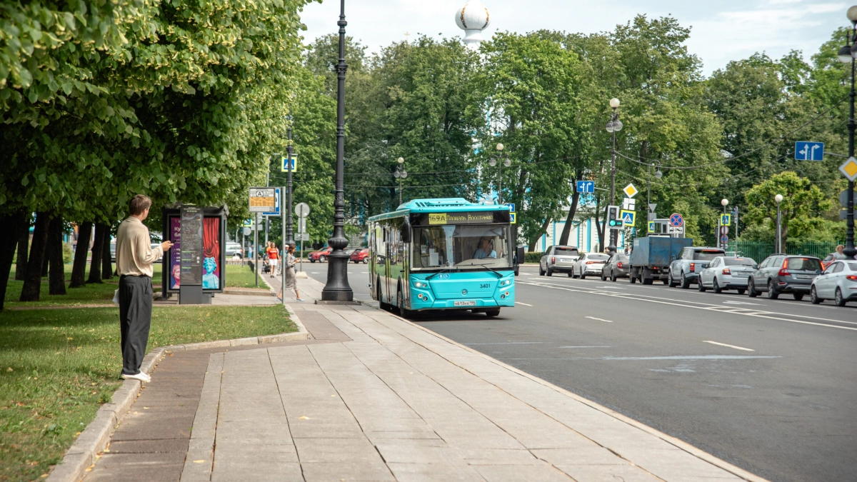 Петербурженка отсудила у «Пассажиравтотранса» 200 тысяч рублей за падение в салоне автобуса - tvspb.ru