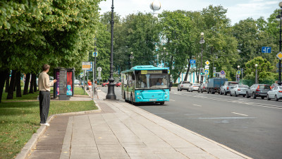 Петербурженка отсудила у «Пассажиравтотранса» 200 тысяч рублей за падение в салоне автобуса