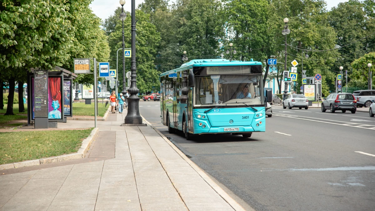 В Петербурге могут ввести оплату проезда через определение геолокации телефона - tvspb.ru