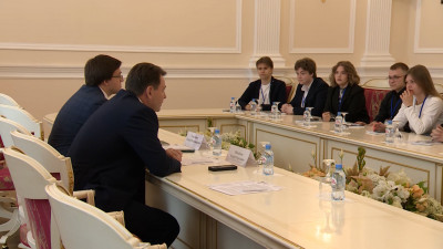 В Петербурге стартовала летняя стажировка «Открытый Смольный 2.0»