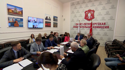 В Горизбирком поступили документы на выдвижение в губернаторы Петербурга от 18 кандидатов