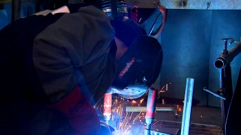 Доход газосварщика в Петербурге вырос на 69% — до более 168 тысяч рублей