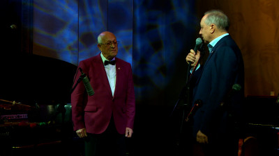 На концерте к 80-летию Давида Голощекина Александр Беглов поручил облагородить Джазовый сквер и открыть там летнюю сцену