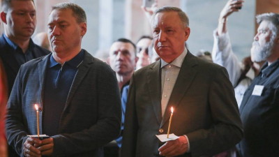 Александр Беглов и Александр Бельский возложили цветы к могиле Петра Вeликого