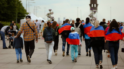 «Единая Россия» поздравляет жителей регионов с Днём России
