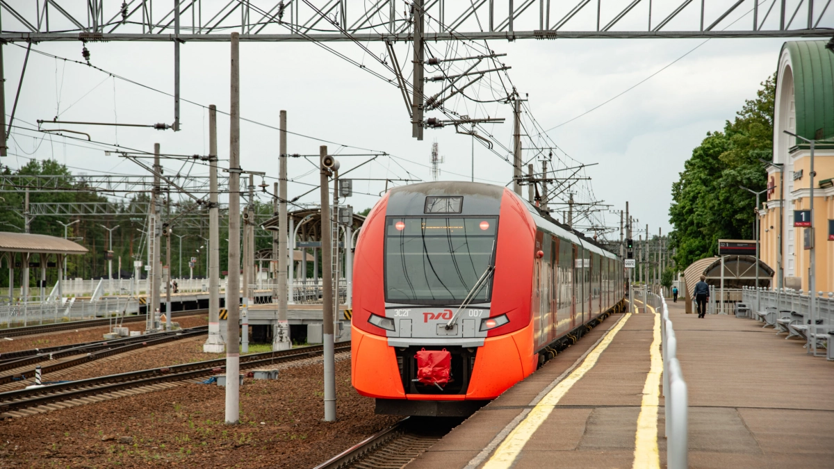 Непогода в Ленобласти задержала в пути больше десятка поездов и электричек - tvspb.ru
