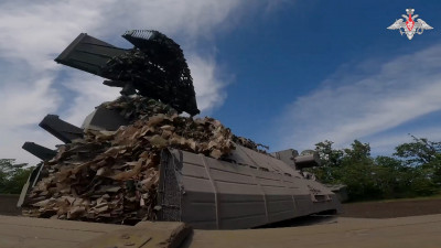 Расчеты ЗРК «Тор» прикрывают российские войска и гражданские объекты на Угледарском участке фронта