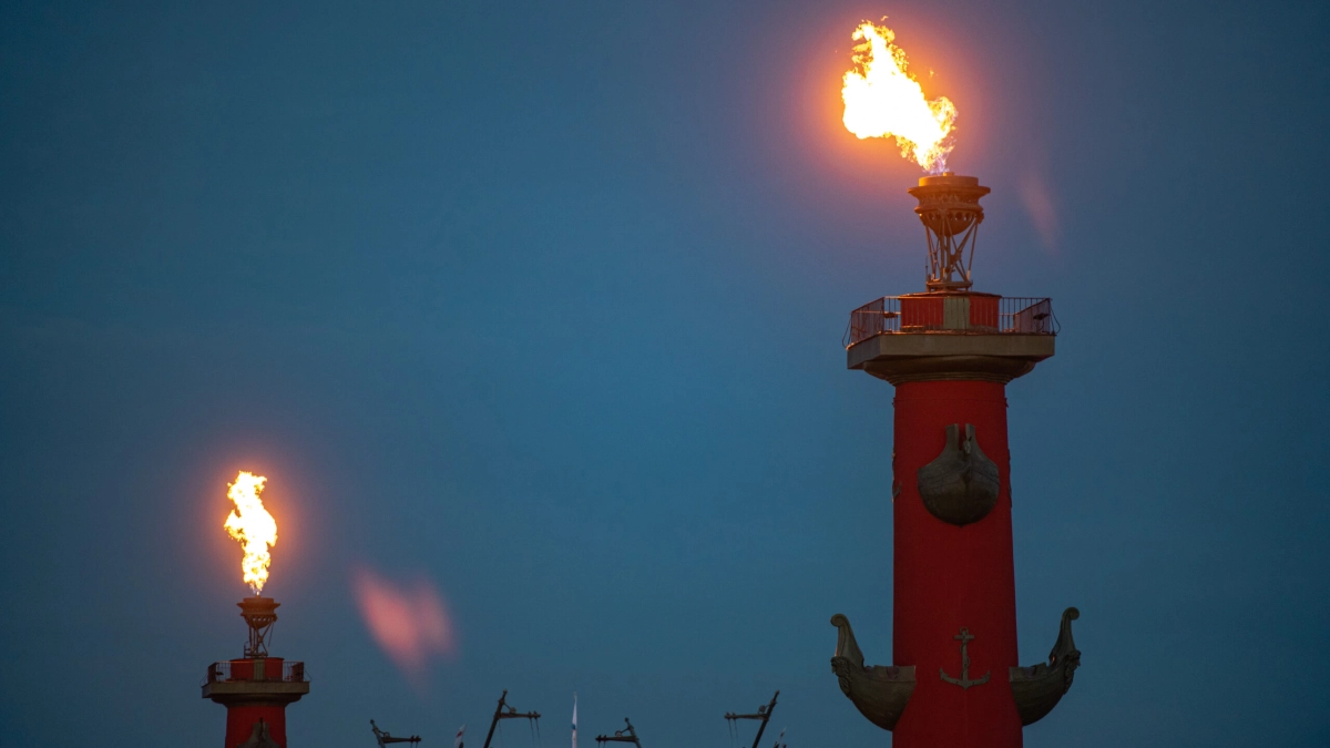 Александр Беглов: В День Ленинградской Победы зажгутся факелы Ростральных колонн - tvspb.ru