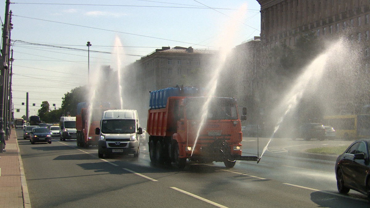 До неполного! Почему в жару не стоит заправляться «под завязку» и другие  правила ухода за автомобилем летом