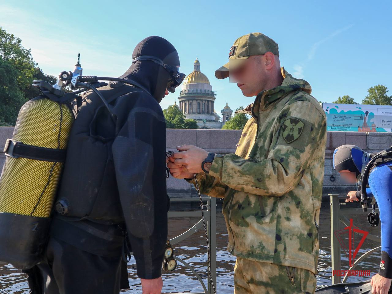 На дне Невы у Медного всадника обнаружили затонувший «Москвич» 60-х годов