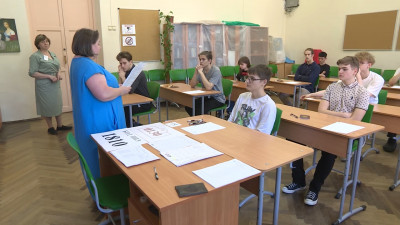 Свыше 83 тысяч петербургских школьников в этом году сдали экзамены