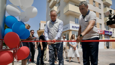 Губернатор Санкт-Петербурга Александр Беглов открыл в Мариуполе целый ряд объектов, возведенных петербургскими строителями