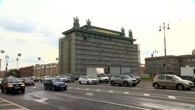 Мастерство предков и современные технологии: реставрация Московских ворот близится к завершению