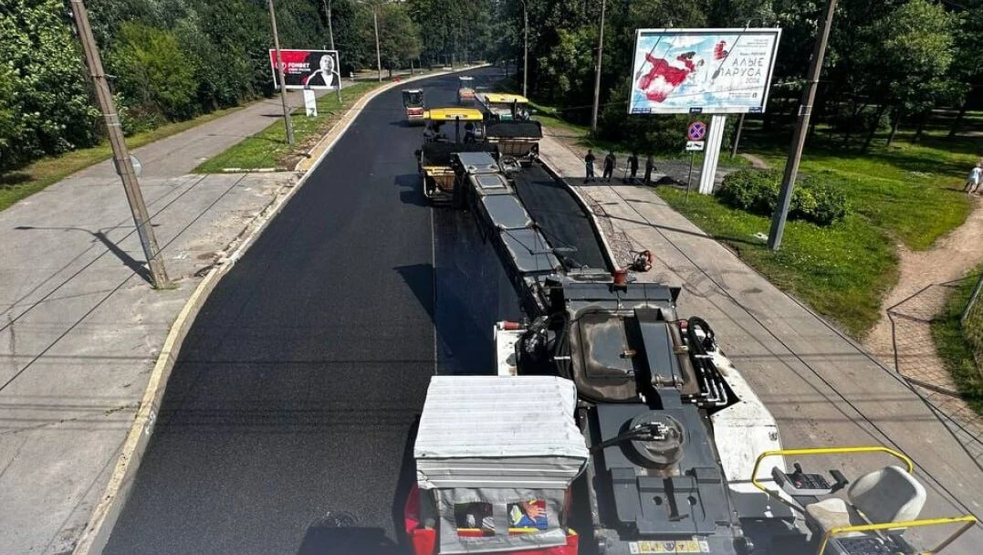 На Ланском шоссе поменяли асфальт: в прошлый раз дорогу здесь чинили больше 13 лет назад - tvspb.ru