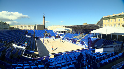 На Дворцовой площади возвели волейбольную площадку для финала Кубка России