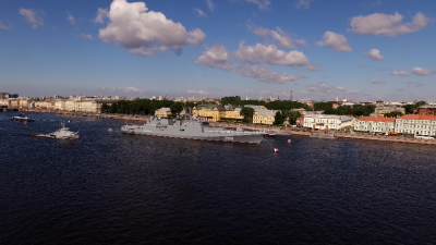 Проезд по центру Петербурга ограничат из-за подготовки ко Дню ВМФ