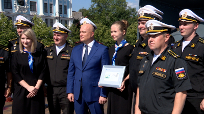 В Петербурге прошло торжественное гашение марки в честь Дня Военно-морского флота