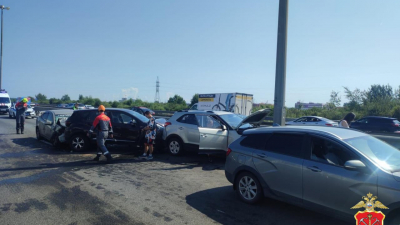 Двое взрослых и ребенок пострадали в массовом ДТП на КАД