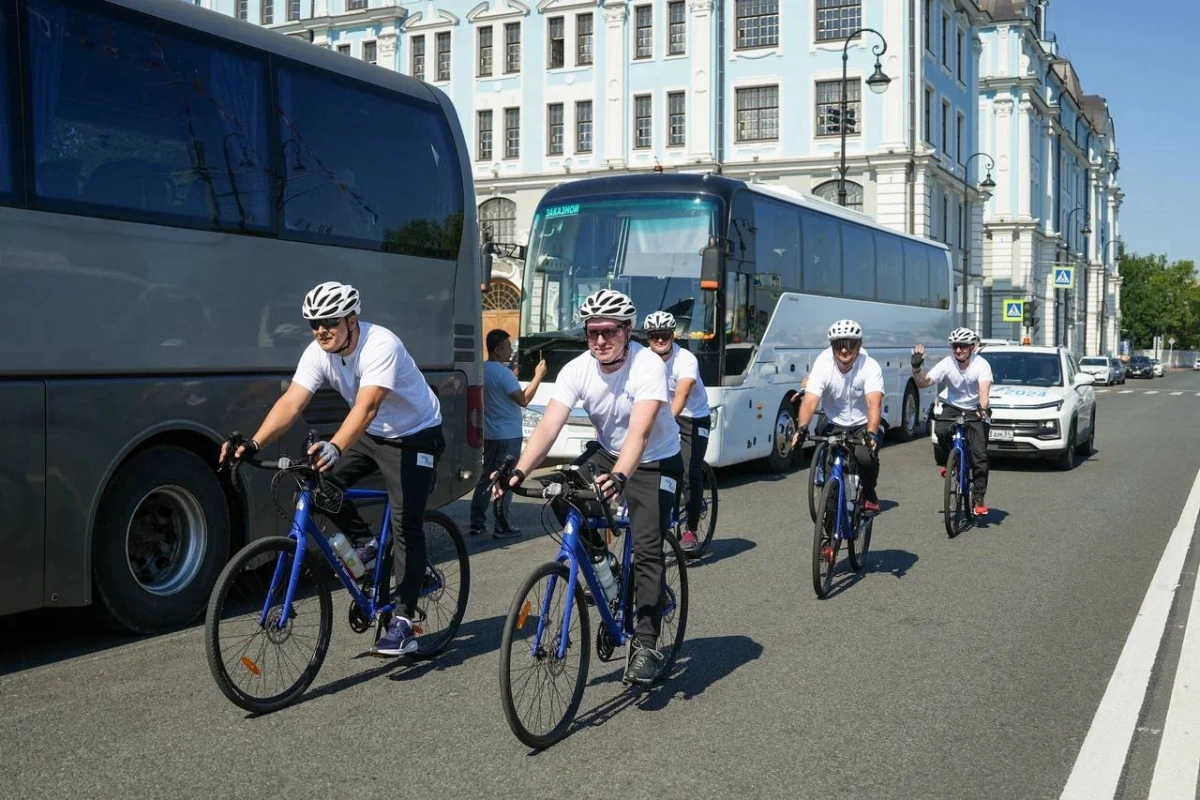 В Петербурге финишировал велопробег «Из Сталинграда в Ленинград: дорога памяти длиною в 80 лет» - tvspb.ru