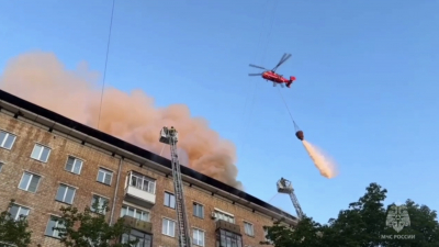 Крупный пожар охватил 2 тысячи «квадратов» жилого дома на юго-западе Москвы