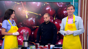 Не помидором единым: готовим летний ягодный гаспачо