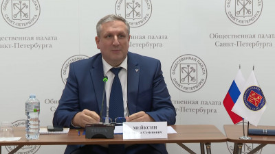 Глава Горизбиркома Максим Мейксин провел встречу с юными петербуржцами