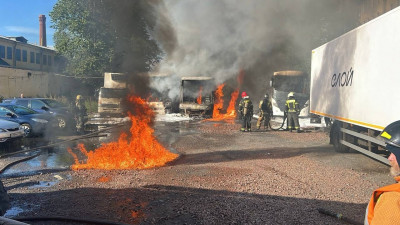 В районе автовокзала на Обводном канале сгорели три автобуса